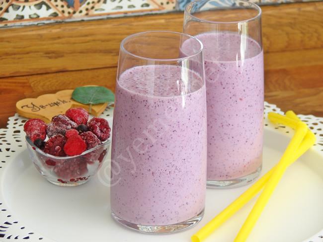 Karışık meyveli Milkshake