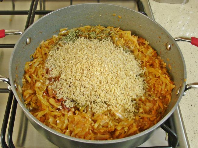 Lahanalı Bulgur Pilavı - Yapılışı (8/12) 