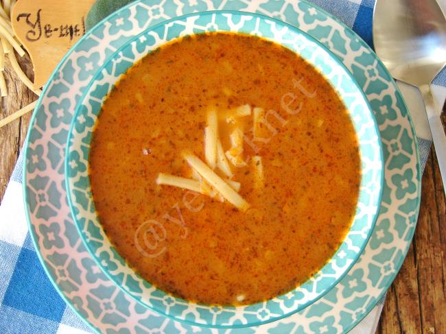 Salçalı Erişte Çorbası - Yapılışı (11/12) 