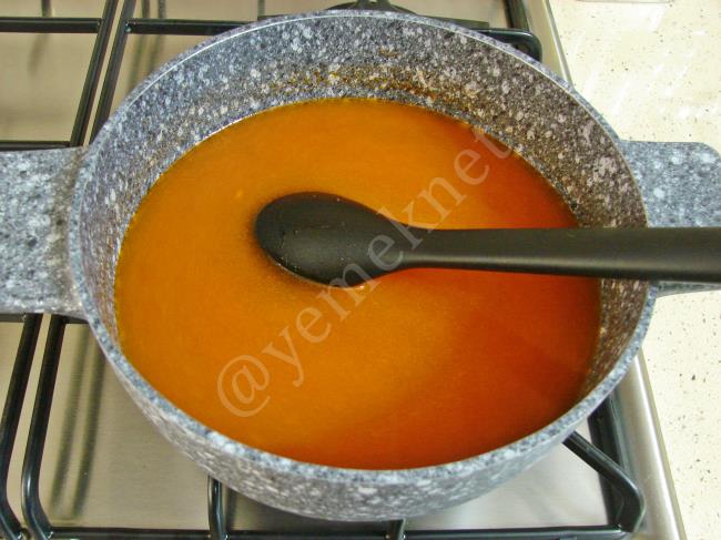 Salçalı Erişte Çorbası - Yapılışı (6/12) 