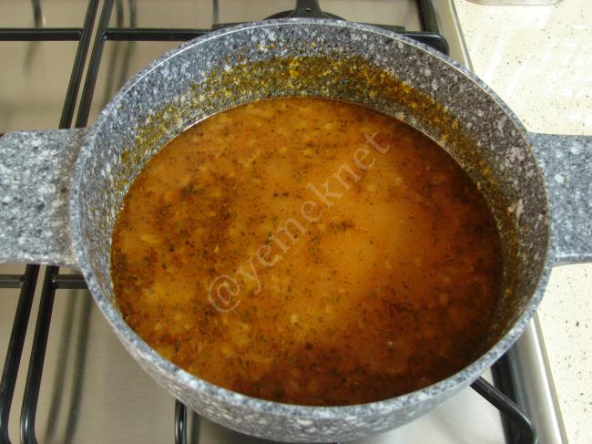 Salçalı Erişte Çorbası - Yapılışı (9/12) 