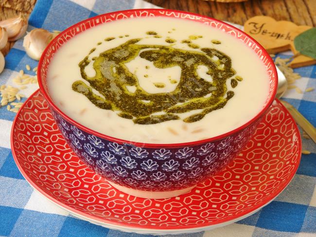 Sarımsaklı Şehriye Çorbası - Yapılışı (11/12) 