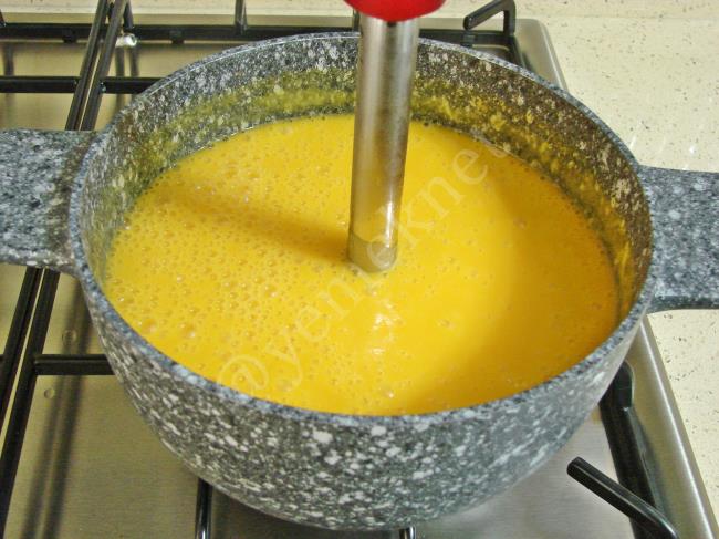 Zencefilli Bal Kabağı Çorbası - Yapılışı (7/12) 