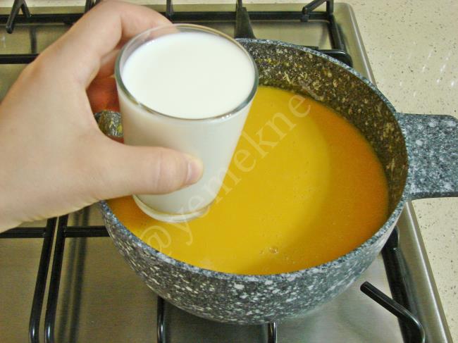 Zencefilli Bal Kabağı Çorbası - Yapılışı (8/12) 