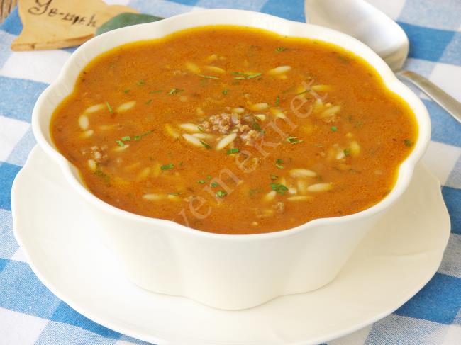 Kıymalı Çorba - Yapılışı (11/12) 