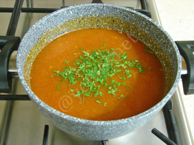 Kıymalı Çorba - Yapılışı (9/12) 