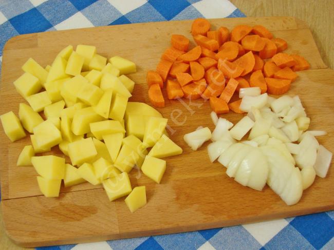 Patatesli Havuçlu Mercimek Çorbası - Yapılışı (2/12) 