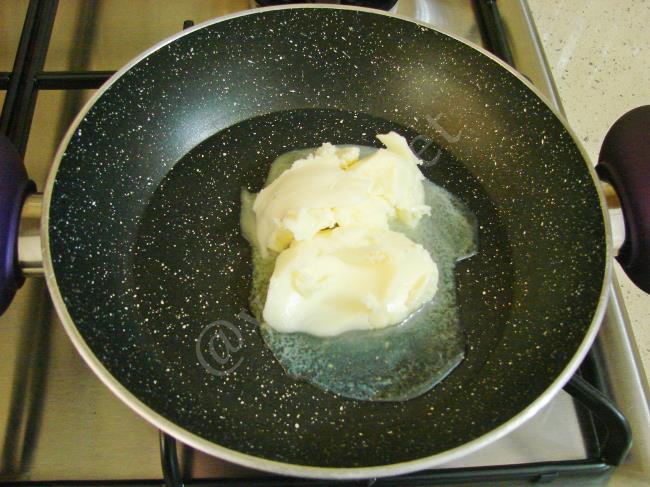 Ceviz Krokanlı Kek - Yapılışı (9/16) 