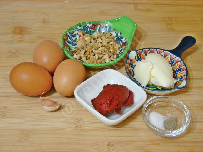 Cevizli Salçalı Yumurta - Yapılışı (1/8) 