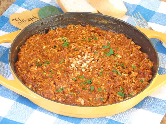 Cevizli Salçalı Yumurta - Yapılışı (6/8) 