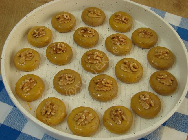 Şerbetli Cevizli Tatlı - Yapılışı (8/12) 