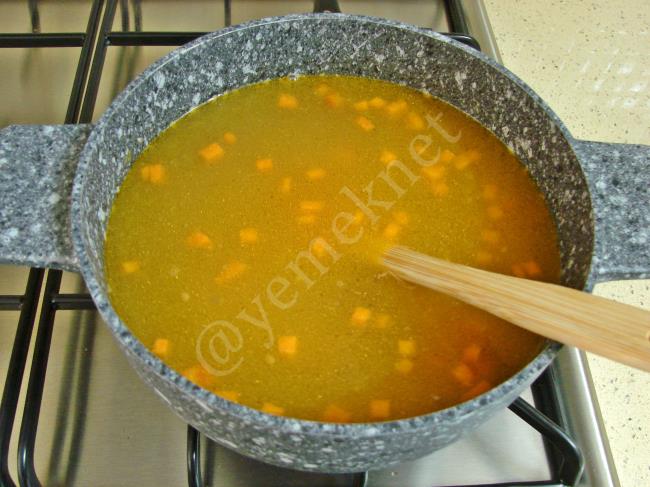 Terbiyeli Kıymalı Sebze Çorbası - Yapılışı (8/12) 