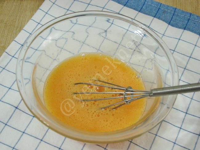 Yoğurtlu Yumurta Kavurması - Yapılışı (3/12) 