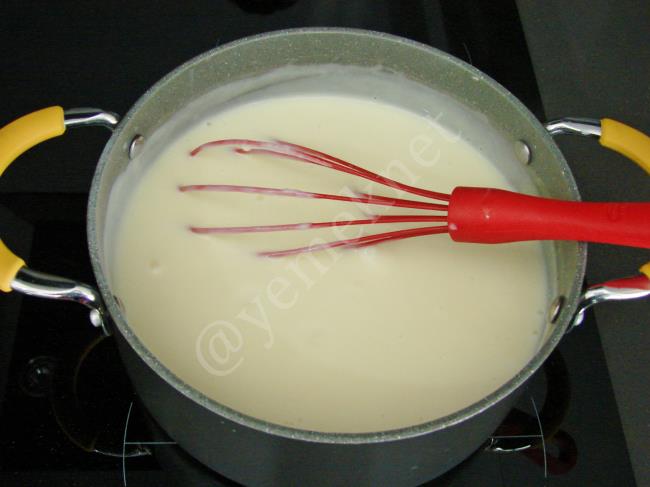 Baklava Tadında Muhallebi - Yapılışı (11/20) 