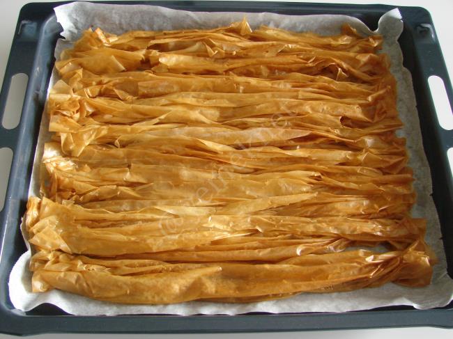 Baklava Tadında Muhallebi - Yapılışı (6/20) 
