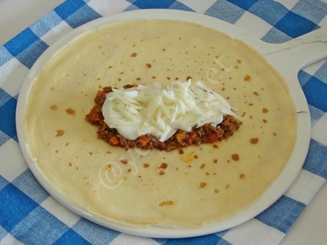 Beşamelli Kıymalı Krep Sarma - Yapılışı (16/24) 