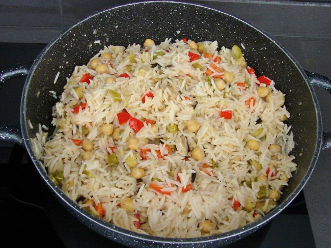 Patlıcanlı Nohutlu Pilav - Yapılışı (10/12) 