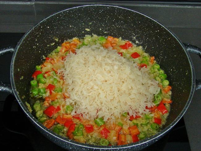 Patlıcanlı Nohutlu Pilav - Yapılışı (6/12) 