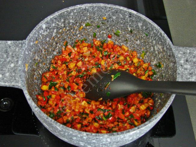 Sebzeli Pirinç Çorbası - Yapılışı (7/12) 