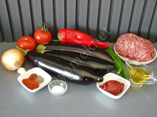 Tencerede Patlıcan Musakka - Yapılışı (1/12) 