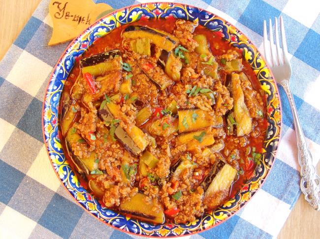 Tencerede Patlıcan Musakka - Yapılışı (12/12) 