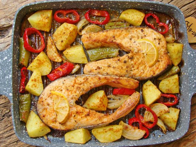 Fırında Soslu Somon Balığı - Yapılışı (11/12) 