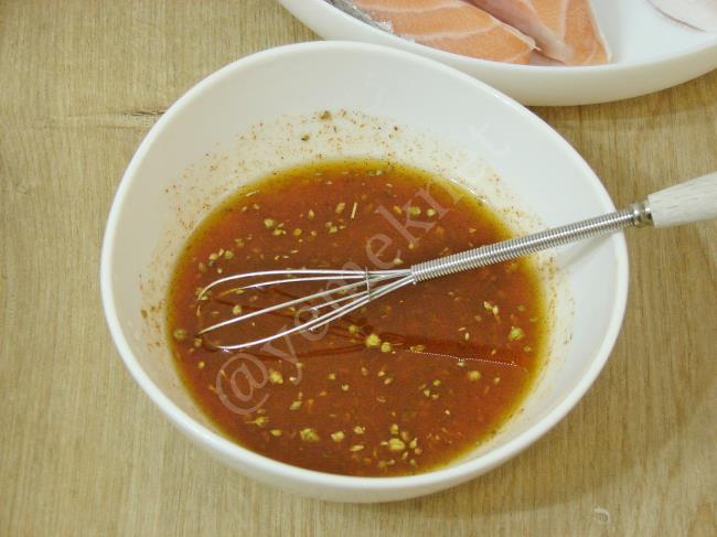Fırında Soslu Somon Balığı - Yapılışı (4/12) 