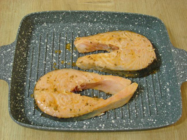 Fırında Soslu Somon Balığı - Yapılışı (6/12) 