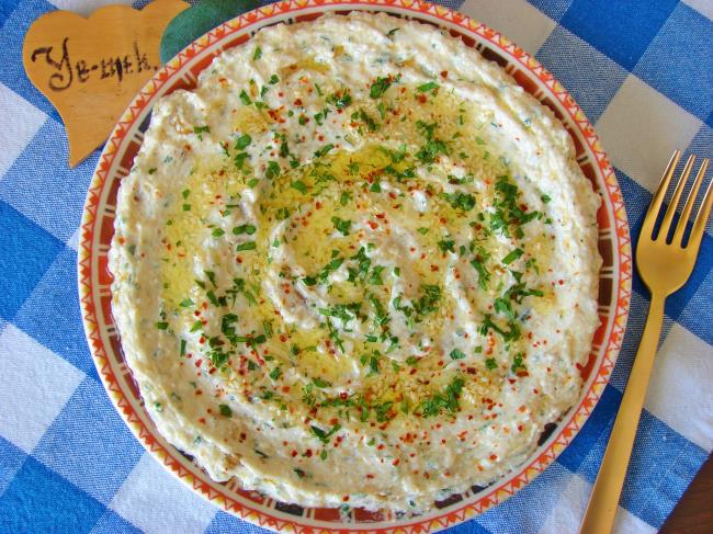 Sarımsak Mezesi - Yapılışı (11/12) 