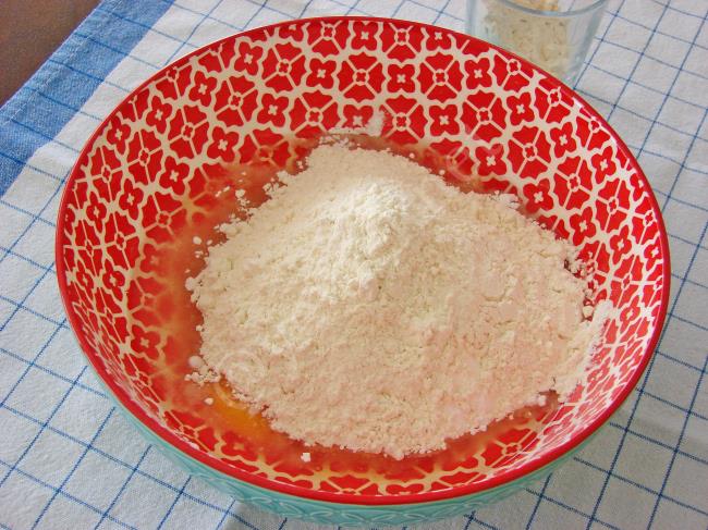 Sıvı Yağlı Elmalı Turta - Yapılışı (6/12) 