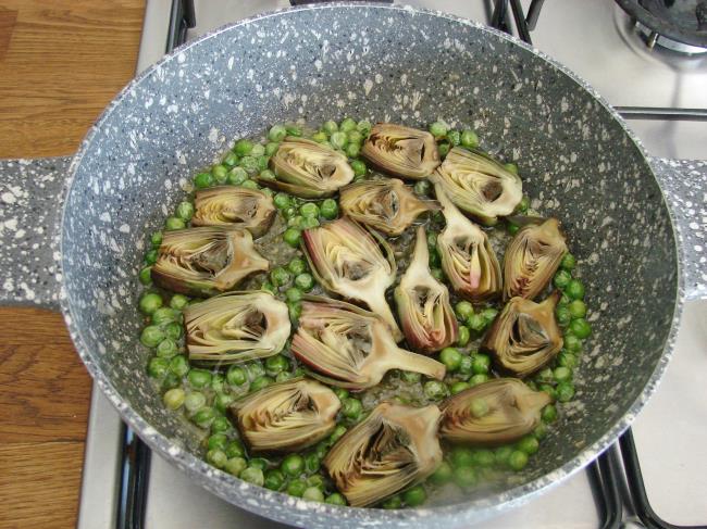 Zeytinyağlı Bebek Enginar - Yapılışı (6/12) 