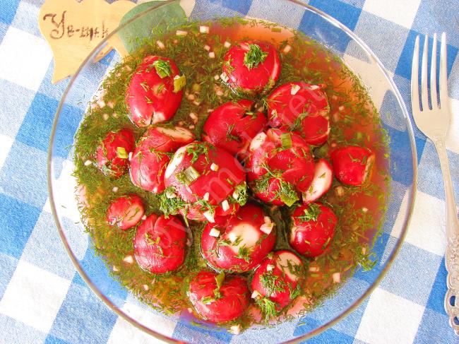Çatlak Turp Salatası
