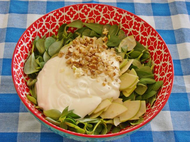 Ekşi Elmalı Semizotu Salatası - Yapılışı (5/8) 