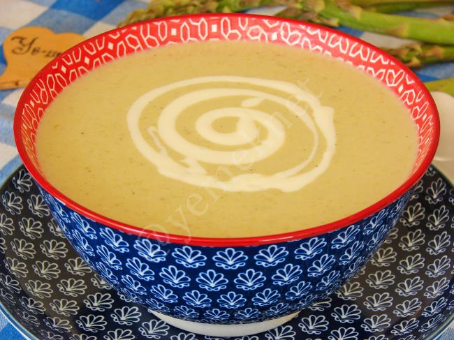 Kremalı Kuşkonmaz Çorbası