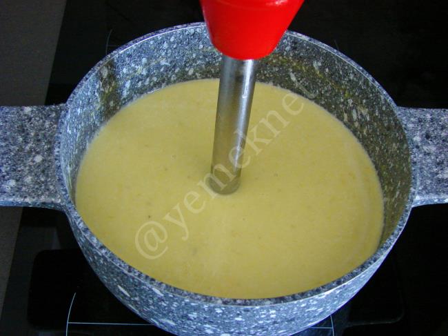 Kremalı Kuşkonmaz Çorbası - Yapılışı (8/12) 