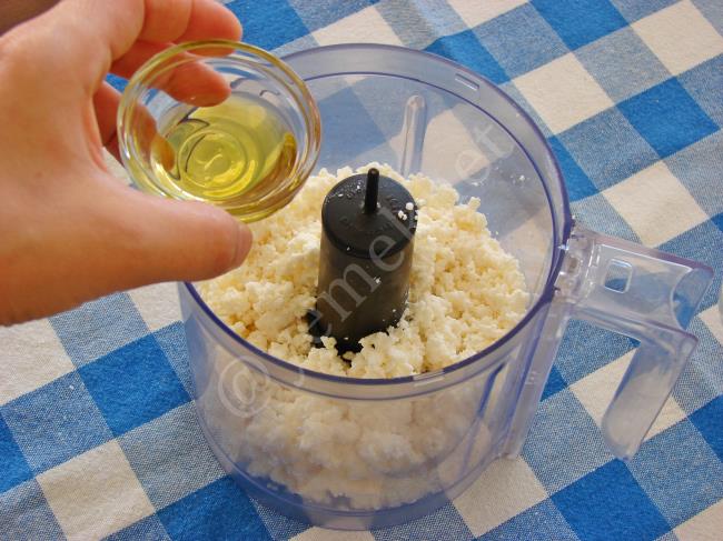 Lor Peynirinden Labne Peyniri - Yapılışı (3/8) 