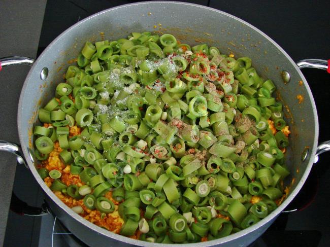 Yumurtalı Bakla Kavurması - Yapılışı (9/12) 