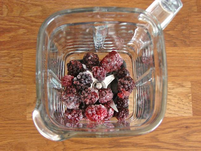 Böğürtlenli Smoothie - Yapılışı (2/8) 