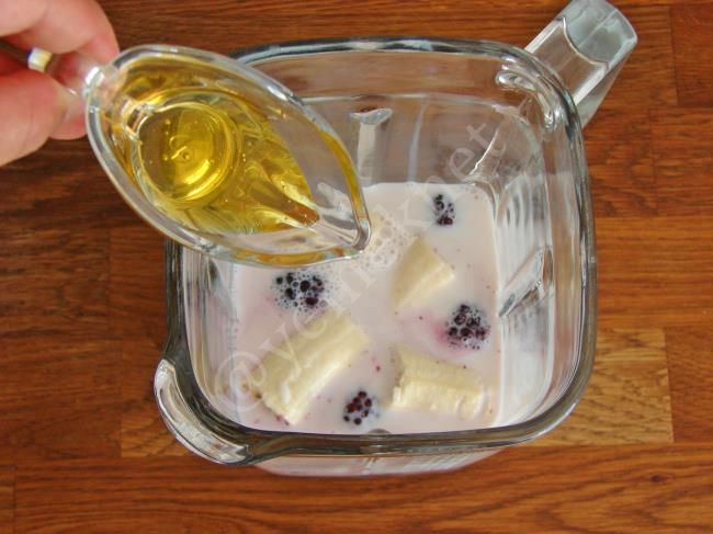 Böğürtlenli Smoothie - Yapılışı (5/8) 