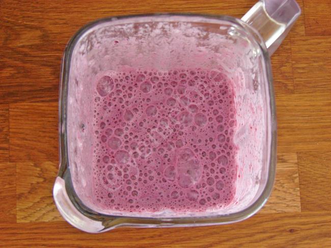 Böğürtlenli Smoothie - Yapılışı (6/8) 