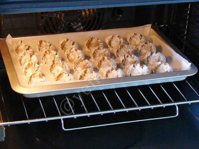 Cevizli İtalyan Kurabiyesi - Yapılışı (10/12) 