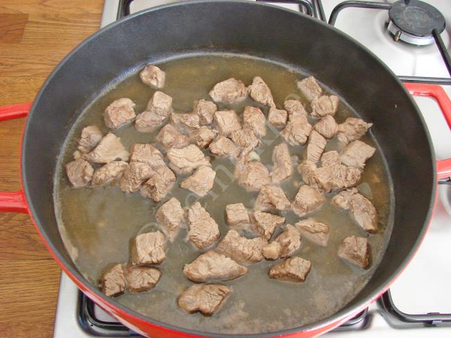 Etli Şeker Fasulyesi Yemeği - Yapılışı (4/12) 