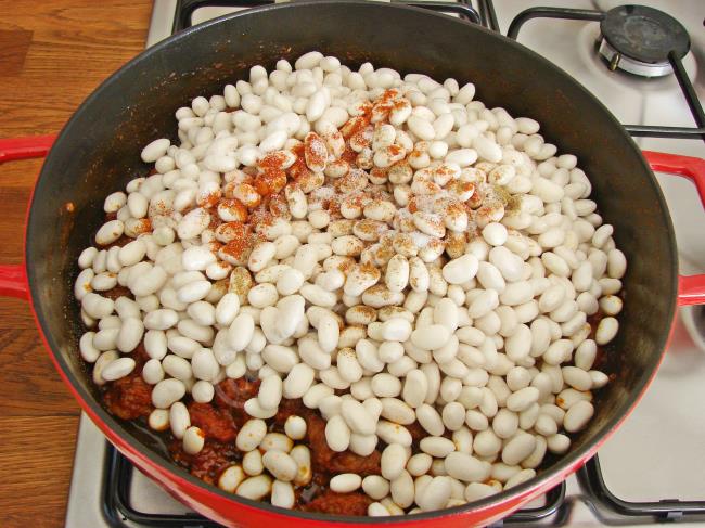 Etli Şeker Fasulyesi Yemeği - Yapılışı (7/12) 