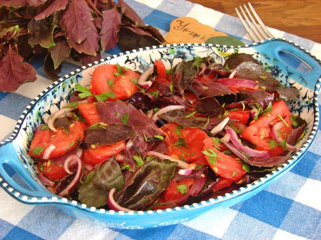 Reyhan Salatası