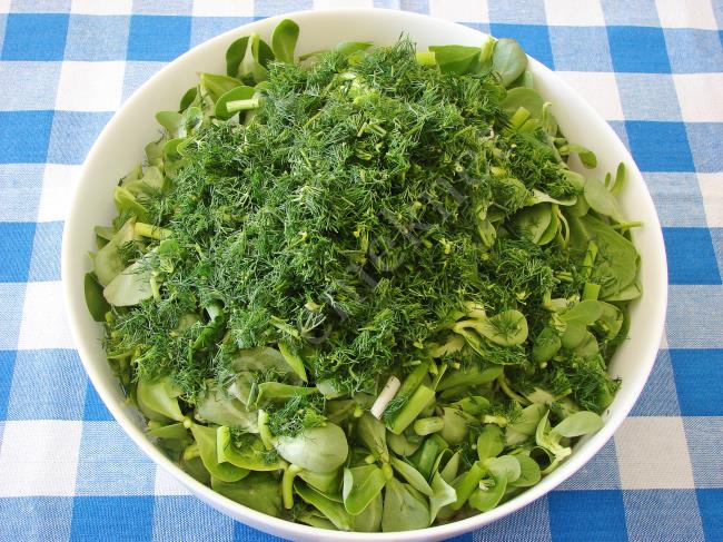 Semizotlu Bulgur Salatası - Yapılışı (4/8) 