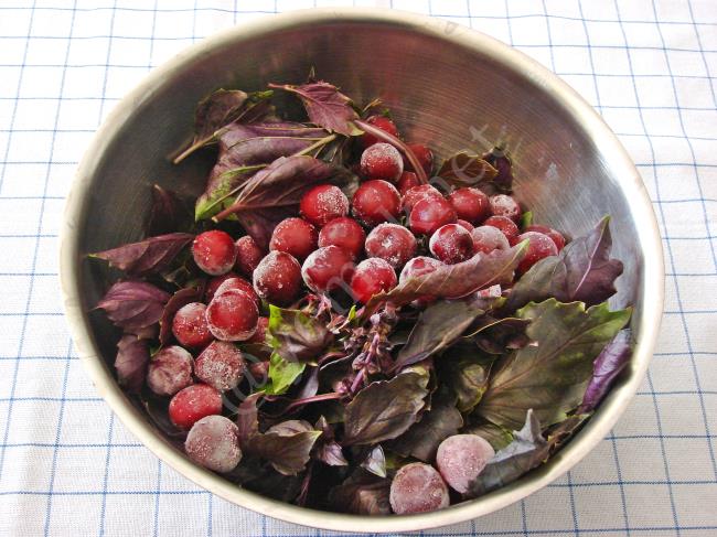 Vişneli Reyhan Şerbeti - Yapılışı (2/8) 