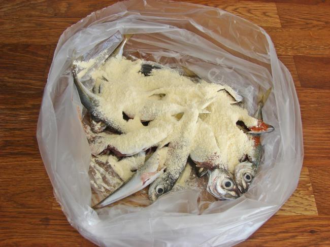 Fırında Mısır Unlu İstavrit - Yapılışı (4/12) 