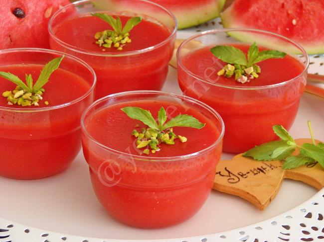 Hiç Şeker İlavesiz, Sadece 2 Malzemeyle Hazırlanan Nefis Bir Tatlı : Karpuz Peltesi