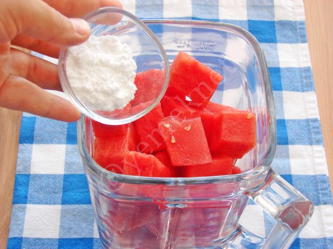 Karpuzlu Milkshake - Yapılışı (4/8) 