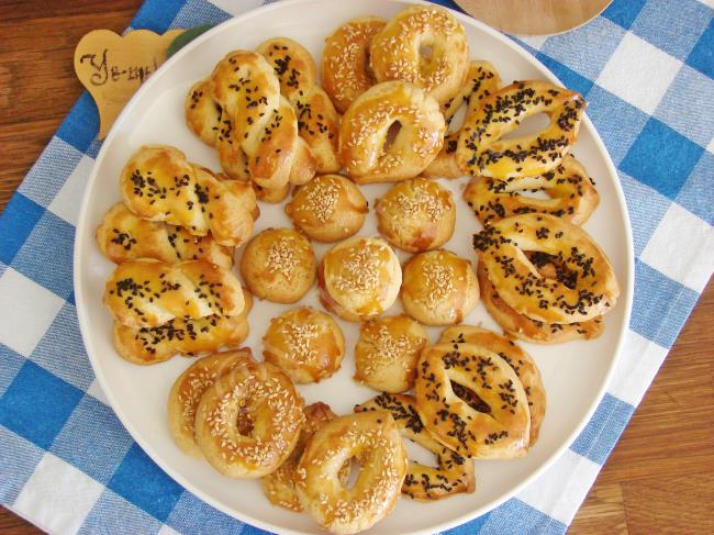 Mahlepli Tuzlu Kurabiye - Yapılışı (11/12) 